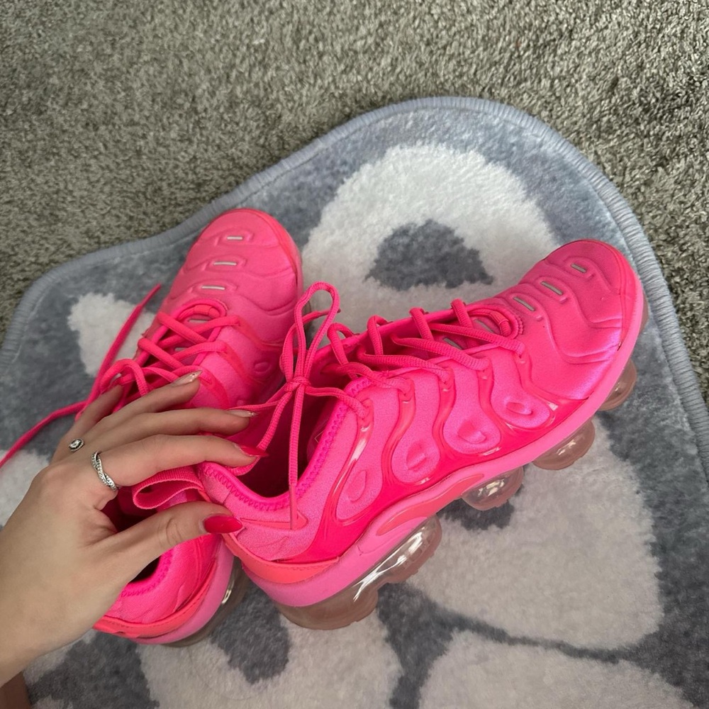 Apple Neon Pink Women's Sneakers